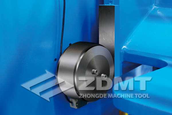 三點滾輪導(dǎo)軌結(jié)構(gòu).jpg 三點滾輪導(dǎo)軌結(jié)構(gòu).jpg